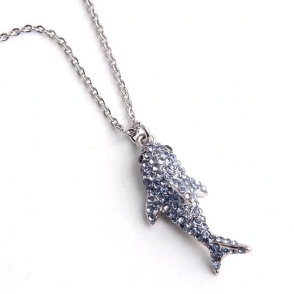 Kate Spade‎ California Dreaming Shark Necklace NWT - Picture 2 of 5